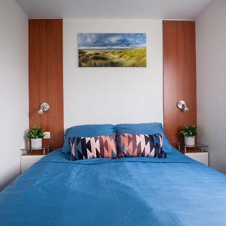 Knus En Modern Ingericht Chalet Met Gratis Wifi Villa Tzummarum Bagian luar foto