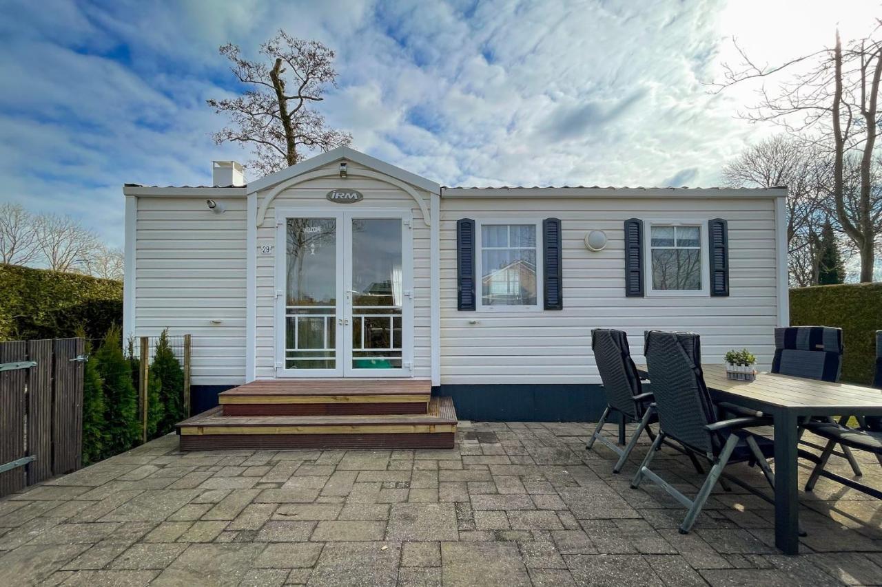 Knus En Modern Ingericht Chalet Met Gratis Wifi Villa Tzummarum Bagian luar foto