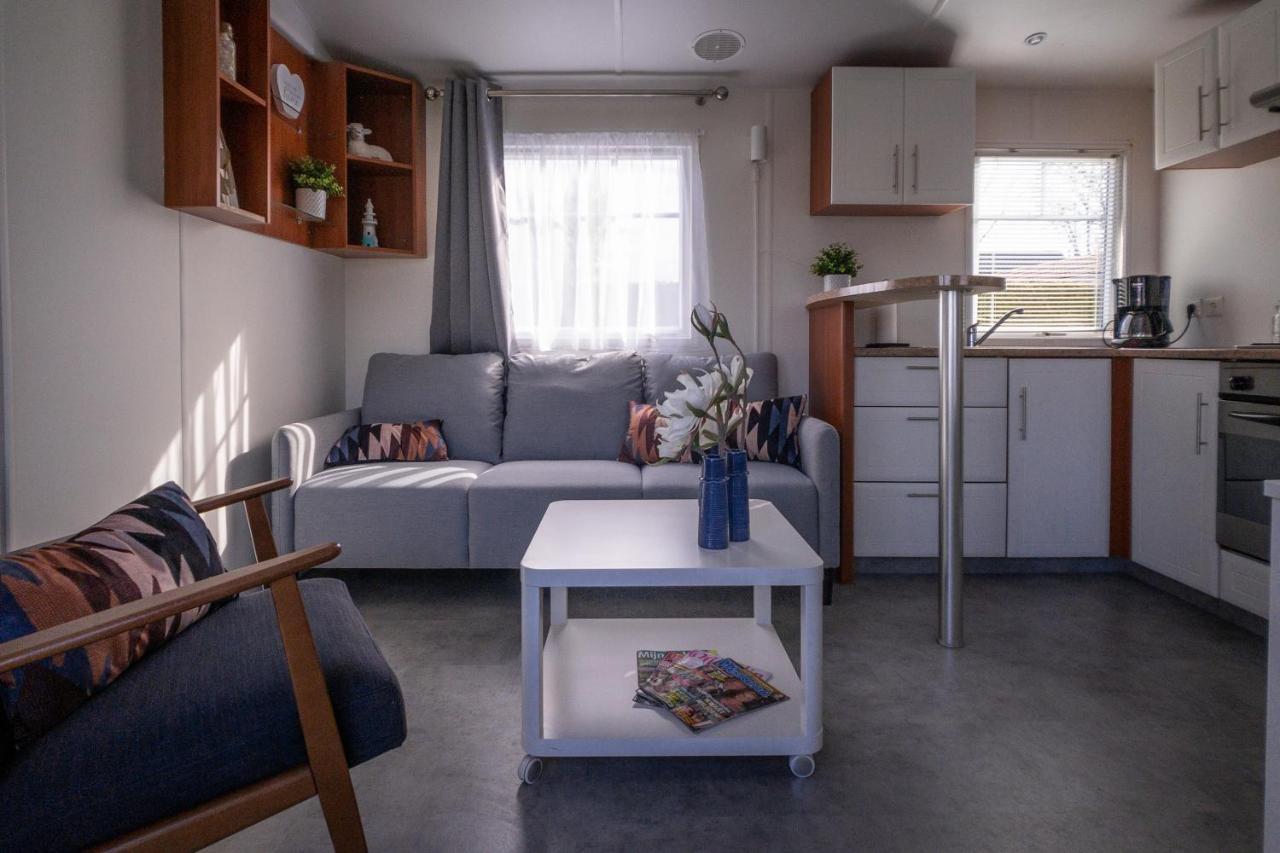 Knus En Modern Ingericht Chalet Met Gratis Wifi Villa Tzummarum Bagian luar foto